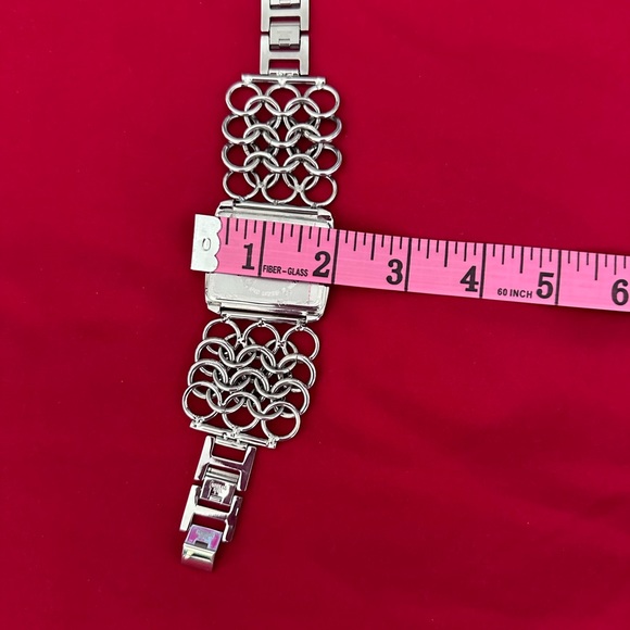 Ed Hardy Flower Dial Silver Tone Case Chain Link Style Band Watch 7 Inch - Picture 6 of 13